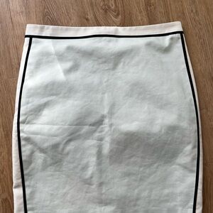 Club Monaco short mint pencil skirt with black colour block size 12